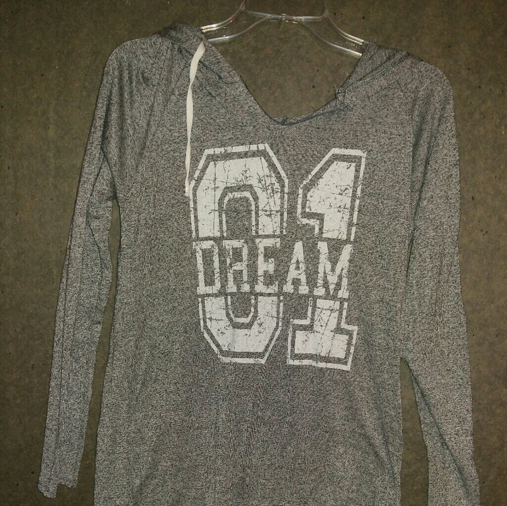 Never worn light pullover